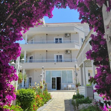 Villa August 사밀 외부 사진
